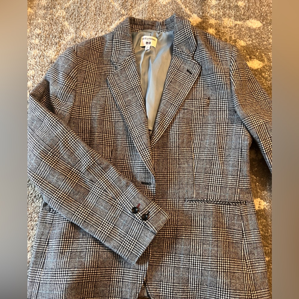 EUC UNIQLO WOOL BLAZER GRAY AND BLUE PLAID!